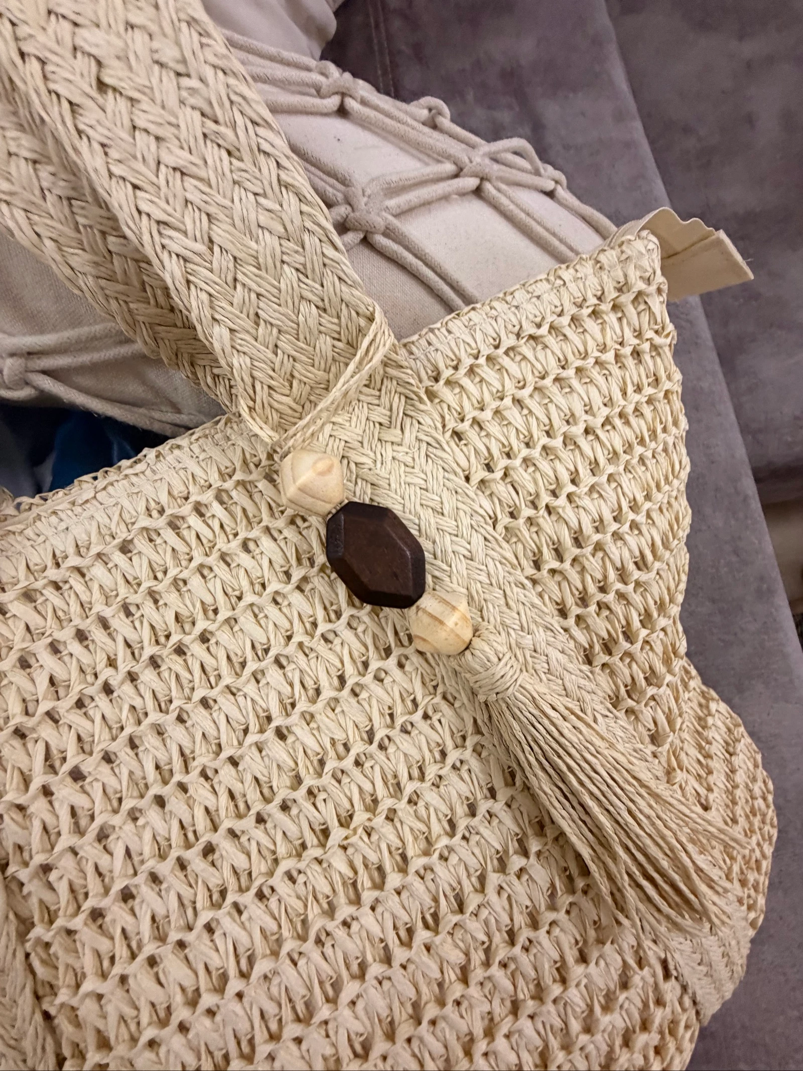 Bohemian raffia beach bag with wooden beads – photo 11